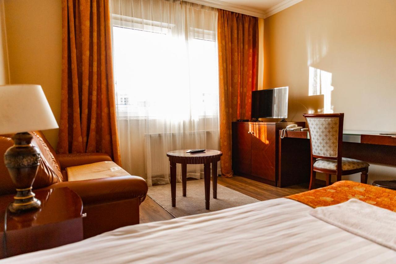 Boutique Hotel Igmas, Prishtina プリシュティナ エクステリア 写真