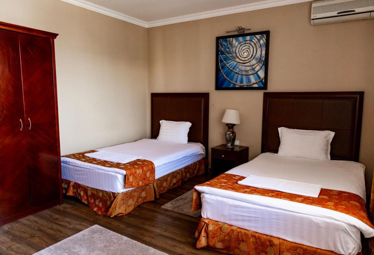 Boutique Hotel Igmas, Prishtina プリシュティナ エクステリア 写真