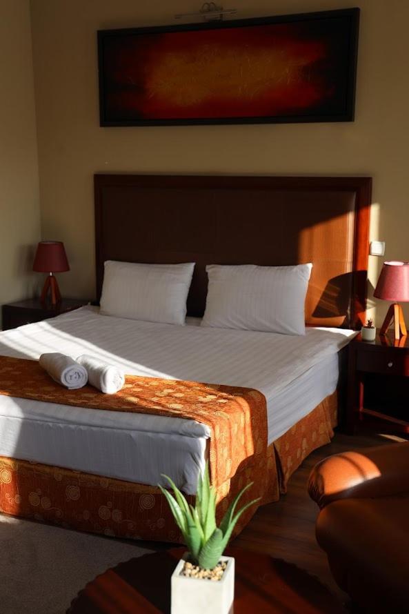 Boutique Hotel Igmas, Prishtina プリシュティナ エクステリア 写真